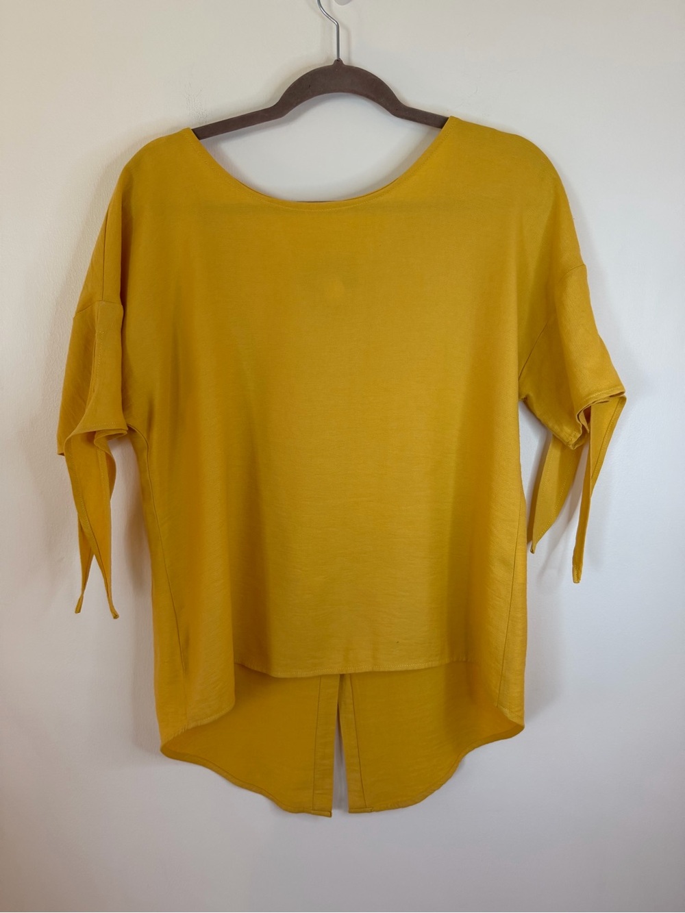 Frank Lyman Design Mustard Yellow Tie-Sleeve Tunic back buttons size 10 woman
